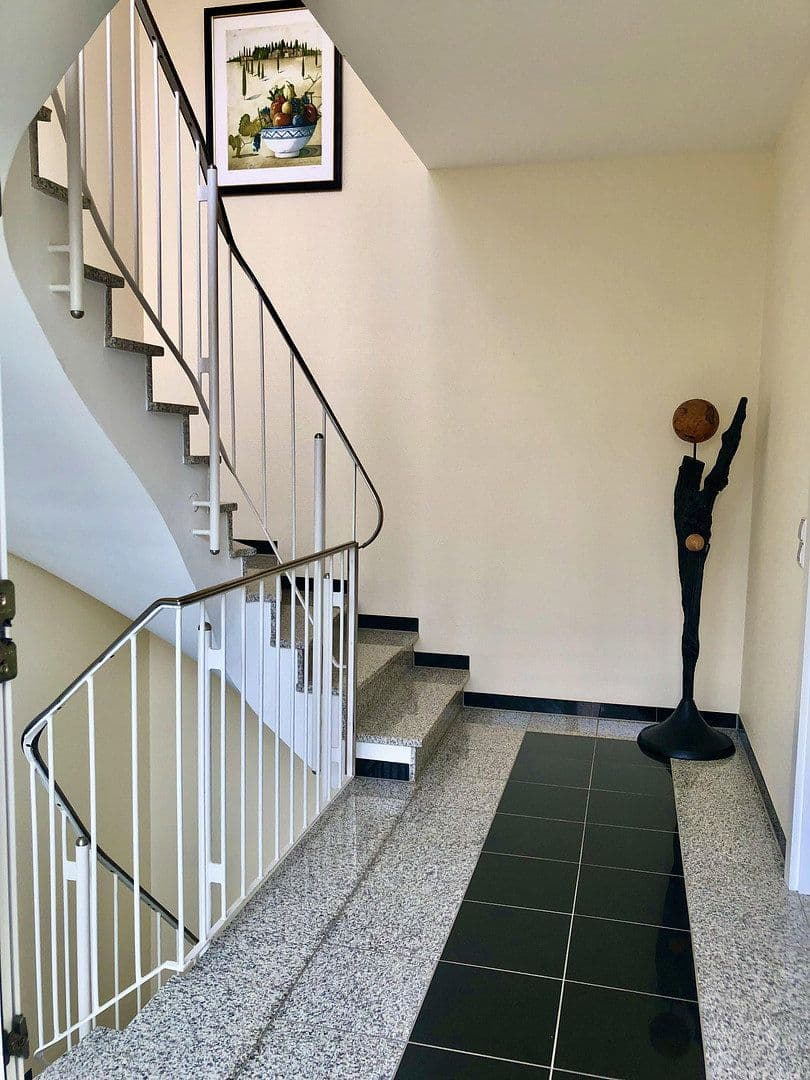 Predaj bytu 4-izbový 121 m², Neustadt, Porýnie-Falcko Predaj bytu 4-izbový 121 m², Neustadt, Porýnie-Falcko