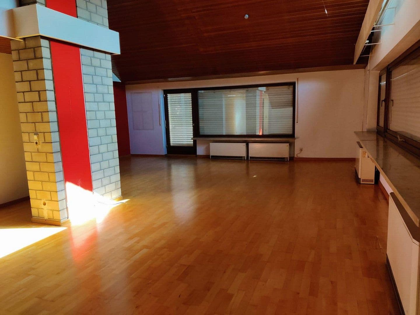 Prenájom bytu 4-izbový 156 m², Bertholdstraße 14, Lahr/Schwarzwald, Bádensko-Wurttembersko Prenájom bytu 4-izbový 156 m², Bertholdstraße 14, Lahr/Schwarzwald, Bádensko-Wurttembersko