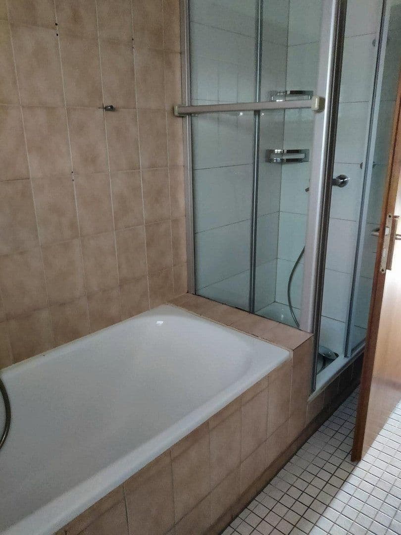 Prenájom bytu 4-izbový 156 m², Bertholdstraße 14, Lahr/Schwarzwald, Bádensko-Wurttembersko Prenájom bytu 4-izbový 156 m², Bertholdstraße 14, Lahr/Schwarzwald, Bádensko-Wurttembersko