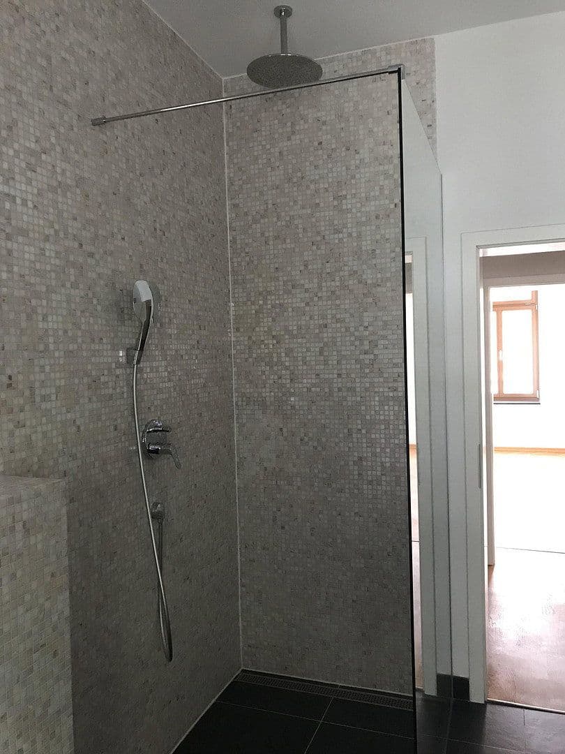 Prenájom bytu 4-izbový 141 m², Chemnitz, Sasko Prenájom bytu 4-izbový 141 m², Chemnitz, Sasko