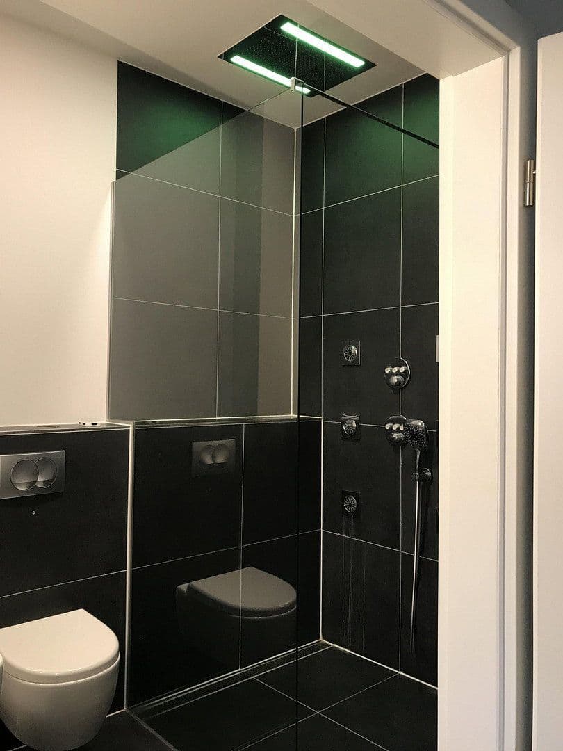 Prenájom bytu 4-izbový 141 m², Chemnitz, Sasko Prenájom bytu 4-izbový 141 m², Chemnitz, Sasko