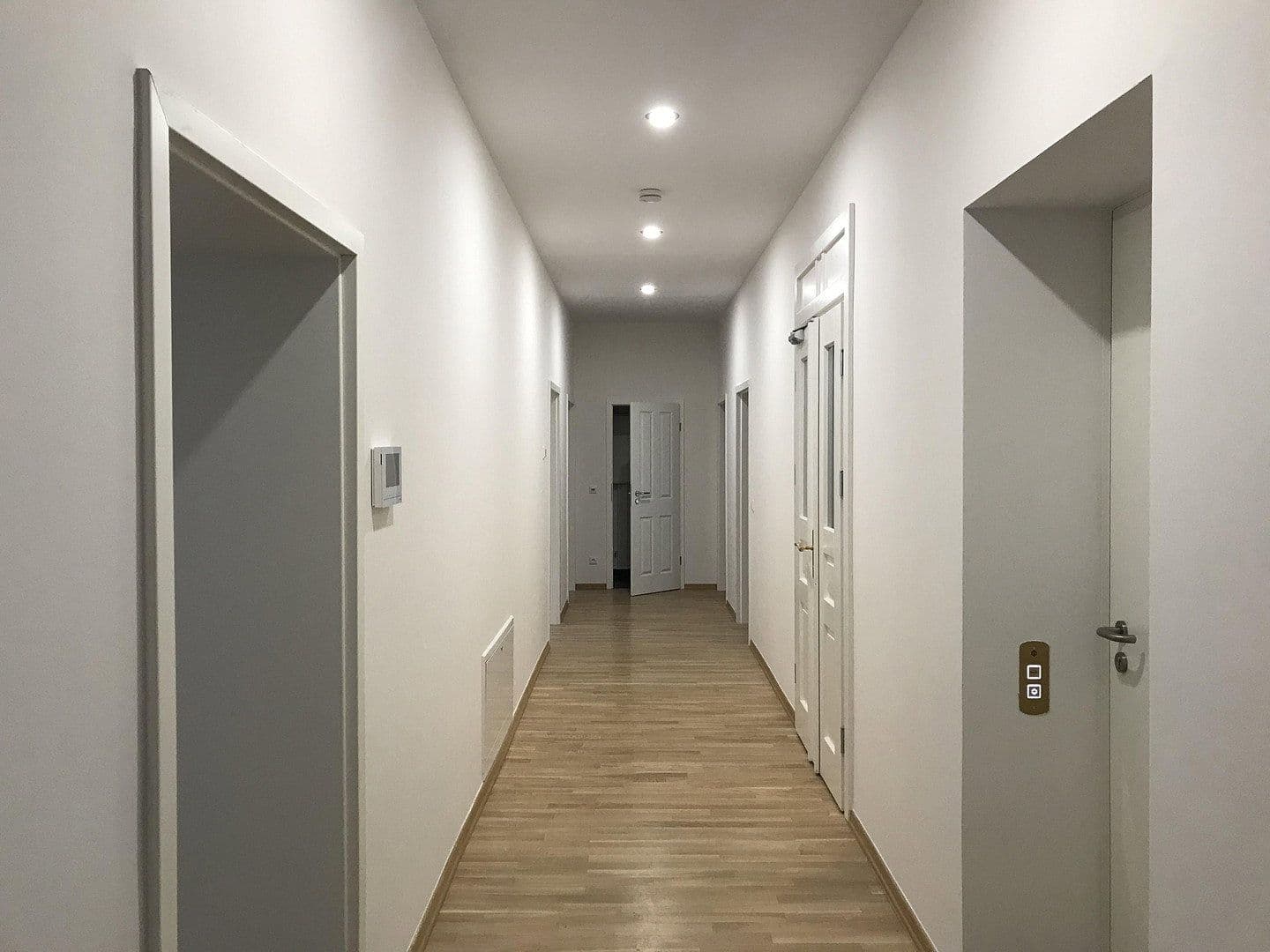 Prenájom bytu 4-izbový 141 m², Chemnitz, Sasko Prenájom bytu 4-izbový 141 m², Chemnitz, Sasko