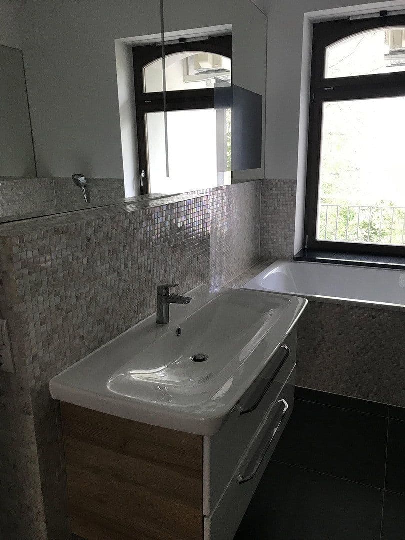 Prenájom bytu 4-izbový 141 m², Chemnitz, Sasko Prenájom bytu 4-izbový 141 m², Chemnitz, Sasko