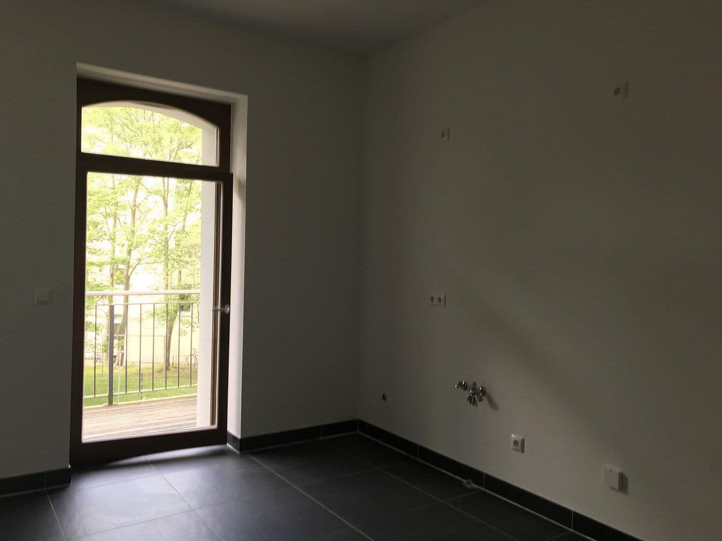 Prenájom bytu 4-izbový 141 m², Chemnitz, Sasko Prenájom bytu 4-izbový 141 m², Chemnitz, Sasko