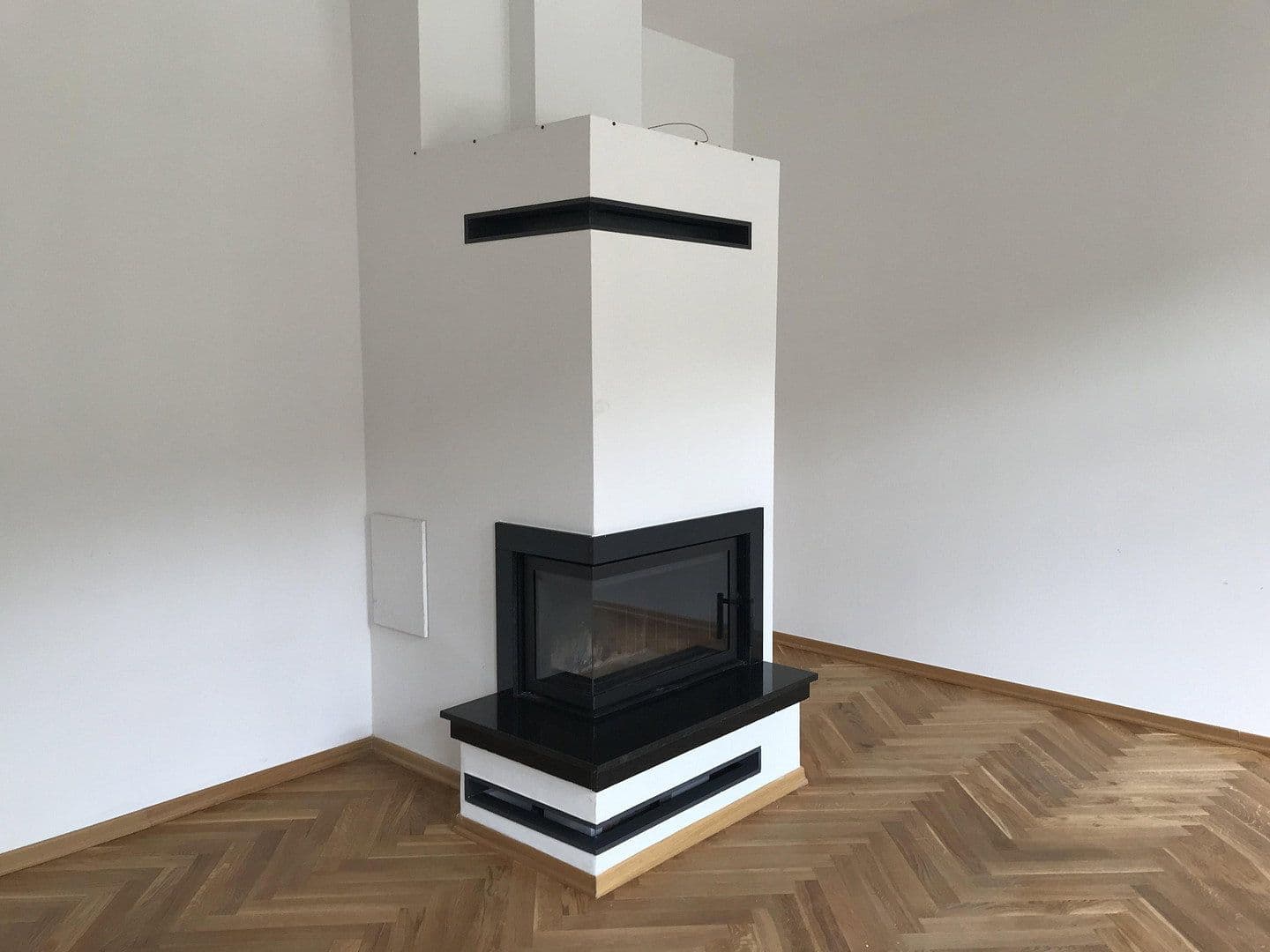 Prenájom bytu 4-izbový 141 m², Chemnitz, Sasko Prenájom bytu 4-izbový 141 m², Chemnitz, Sasko