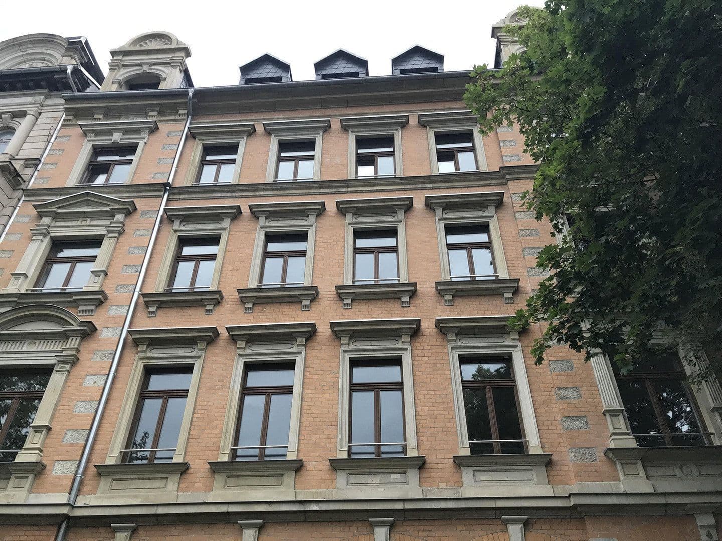 Prenájom bytu 4-izbový 141 m², Chemnitz, Sasko Prenájom bytu 4-izbový 141 m², Chemnitz, Sasko
