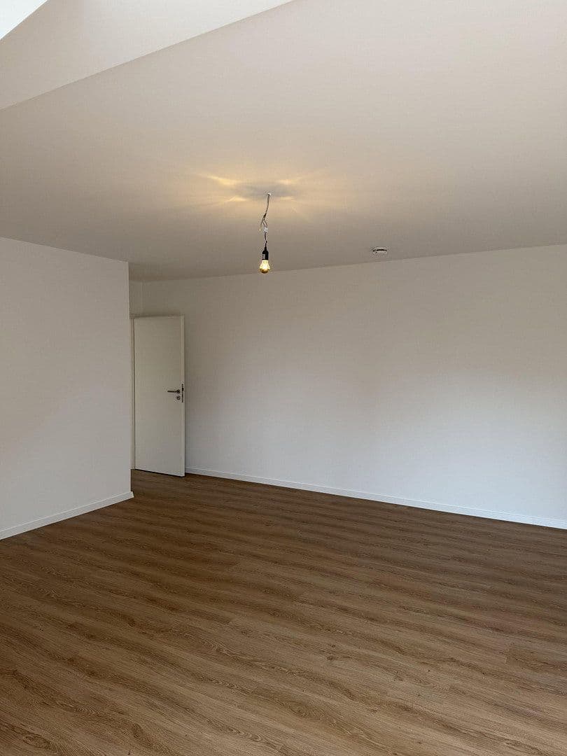 Prenájom bytu 3-izbový 115 m², Wilhelmstraße 4, Dallgow-Döberitz, Brandenbursko Prenájom bytu 3-izbový 115 m², Wilhelmstraße 4, Dallgow-Döberitz, Brandenbursko