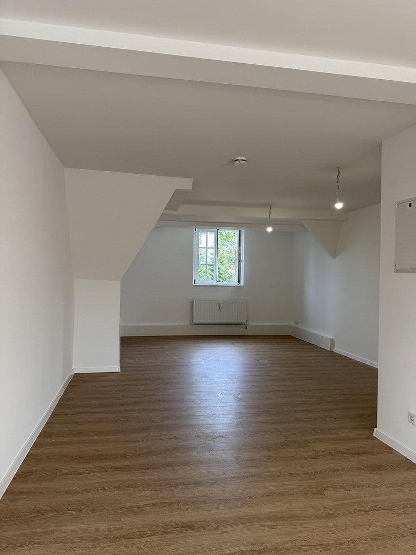 Prenájom bytu 3-izbový 115 m², Wilhelmstraße 4, Dallgow-Döberitz, Brandenbursko Prenájom bytu 3-izbový 115 m², Wilhelmstraße 4, Dallgow-Döberitz, Brandenbursko