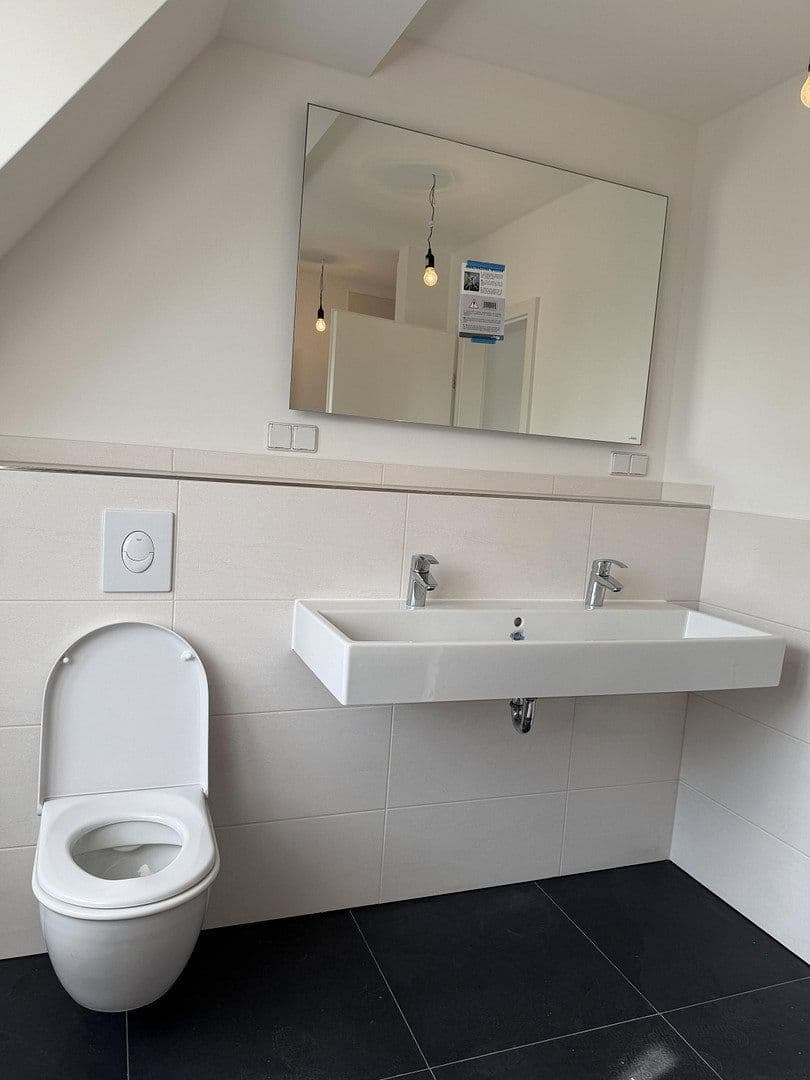 Prenájom bytu 3-izbový 115 m², Wilhelmstraße 4, Dallgow-Döberitz, Brandenbursko Prenájom bytu 3-izbový 115 m², Wilhelmstraße 4, Dallgow-Döberitz, Brandenbursko