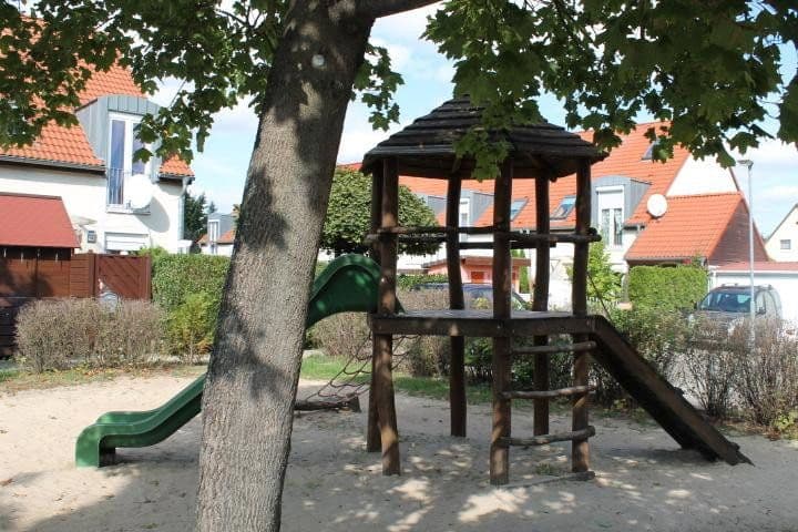 Predaj domu 124 m², pozemok 200 m², Fredersdorf-Vogelsdorf, Brandenbursko Predaj domu 124 m², pozemok 200 m², Fredersdorf-Vogelsdorf, Brandenbursko