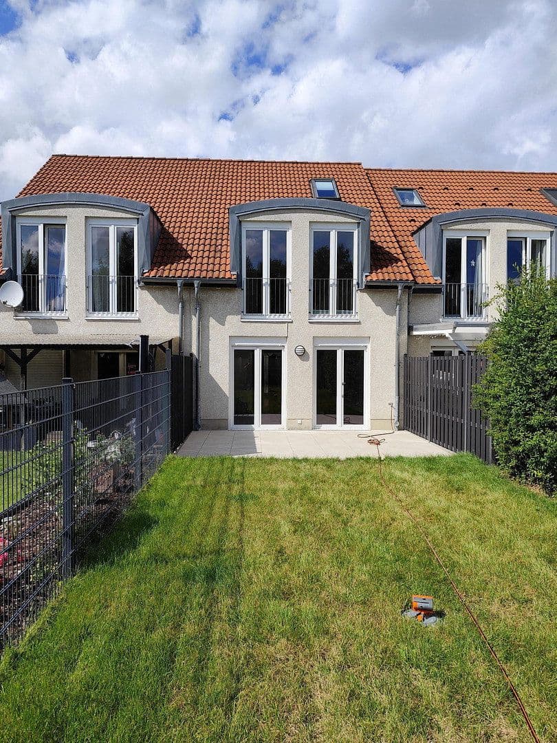 Predaj domu 124 m², pozemok 200 m², Fredersdorf-Vogelsdorf, Brandenbursko Predaj domu 124 m², pozemok 200 m², Fredersdorf-Vogelsdorf, Brandenbursko