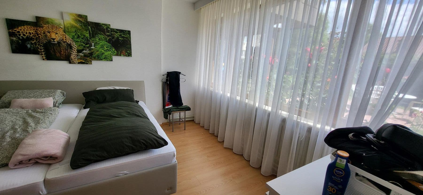 Prenájom bytu 3-izbový 100 m², Oberer Wingertweg 8, Baden-Württemberg - Pforzheim, Bádensko-Wurttembersko Prenájom bytu 3-izbový 100 m², Oberer Wingertweg 8, Baden-Württemberg - Pforzheim, Bádensko-Wurttembersko