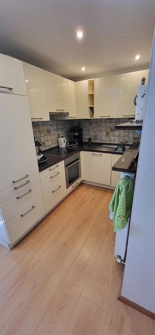 Prenájom bytu 3-izbový 100 m², Oberer Wingertweg 8, Baden-Württemberg - Pforzheim, Bádensko-Wurttembersko Prenájom bytu 3-izbový 100 m², Oberer Wingertweg 8, Baden-Württemberg - Pforzheim, Bádensko-Wurttembersko