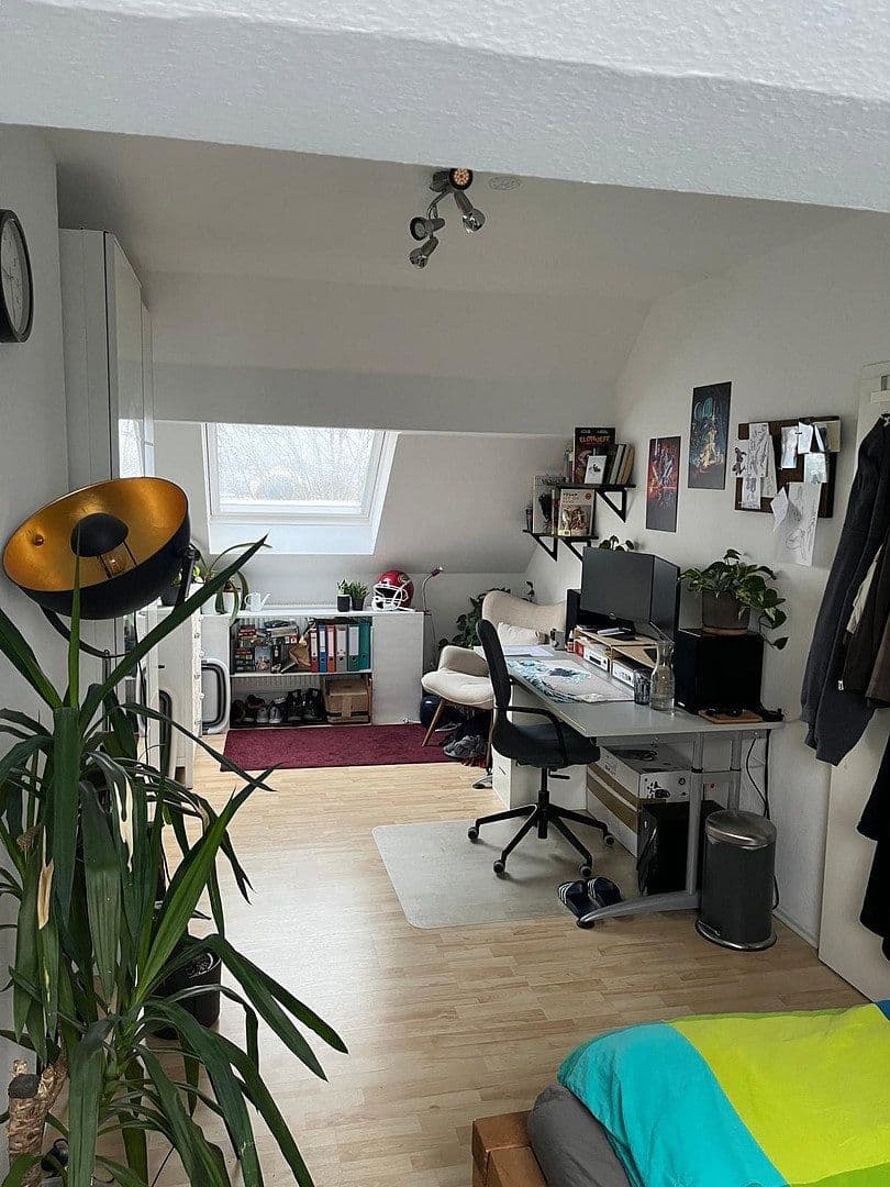 Prenájom bytu 4-izbový 100 m², Karlsruhe, Bádensko-Wurttembersko Prenájom bytu 4-izbový 100 m², Karlsruhe, Bádensko-Wurttembersko