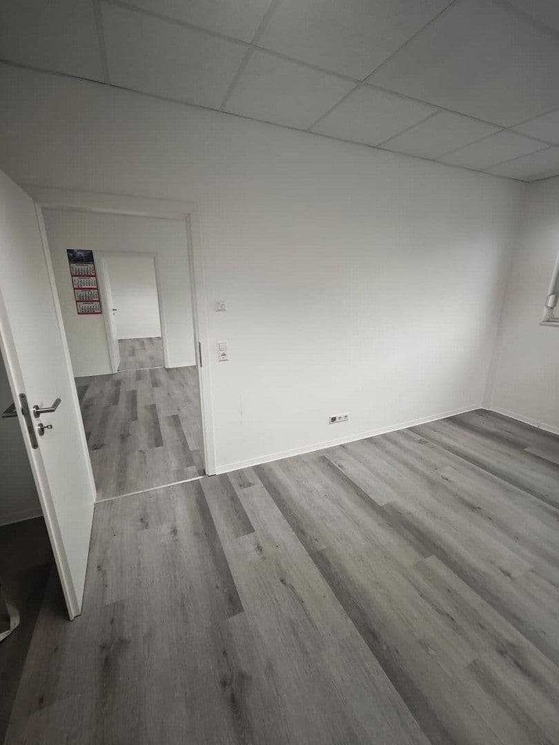 Prenájom kancelárie 55 m², Karlsruhe, Bádensko-Wurttembersko Prenájom kancelárie 55 m², Karlsruhe, Bádensko-Wurttembersko