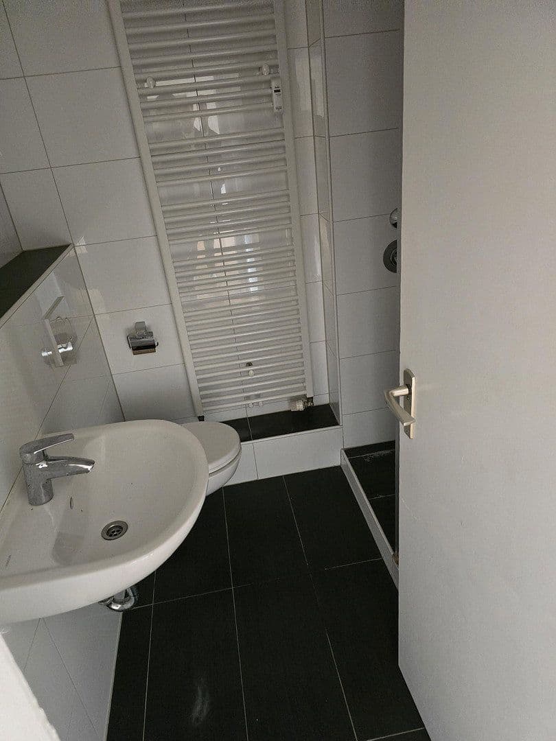 Prenájom bytu 74 m², Gatherweg 131, Düsseldorf, Severné Porýnie - Westfálsko Prenájom bytu 74 m², Gatherweg 131, Düsseldorf, Severné Porýnie - Westfálsko