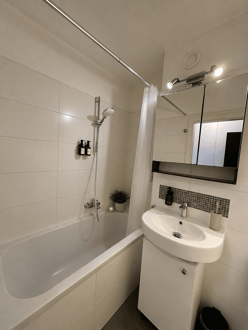Prenájom bytu 1-izbový 28 m², Mailänderstraße 0000, Frankfurt am Main, Hesensko Prenájom bytu 1-izbový 28 m², Mailänderstraße 0000, Frankfurt am Main, Hesensko