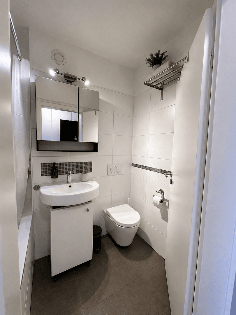 Prenájom bytu 1-izbový 28 m², Mailänderstraße 0000, Frankfurt am Main, Hesensko Prenájom bytu 1-izbový 28 m², Mailänderstraße 0000, Frankfurt am Main, Hesensko