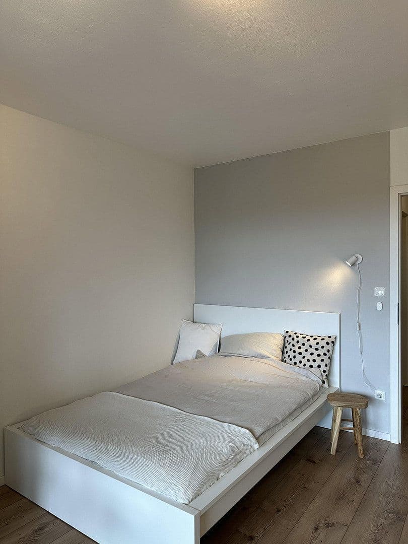 Prenájom bytu 1-izbový 28 m², Mailänderstraße 0000, Frankfurt am Main, Hesensko Prenájom bytu 1-izbový 28 m², Mailänderstraße 0000, Frankfurt am Main, Hesensko