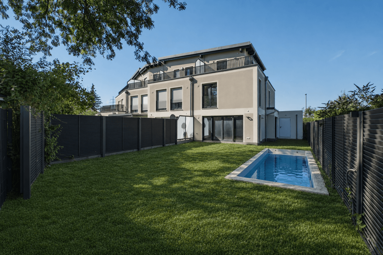 Predaj domu 140 m², pozemok 241 m², Goteboldstr. 48c, München, Bavorsko Predaj domu 140 m², pozemok 241 m², Goteboldstr. 48c, München, Bavorsko