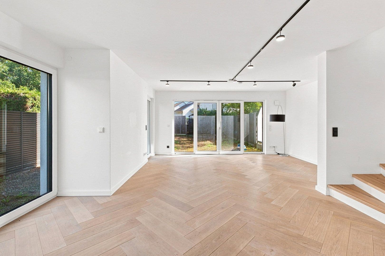 Predaj domu 140 m², pozemok 241 m², Goteboldstr. 48c, München, Bavorsko Predaj domu 140 m², pozemok 241 m², Goteboldstr. 48c, München, Bavorsko