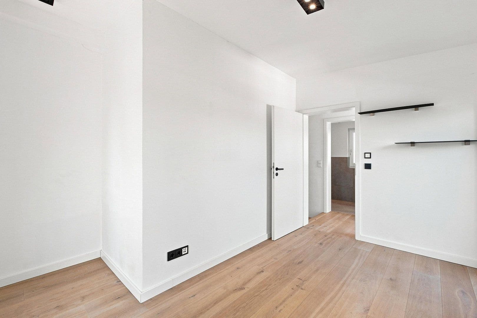 Predaj domu 140 m², pozemok 241 m², Goteboldstr. 48c, München, Bavorsko Predaj domu 140 m², pozemok 241 m², Goteboldstr. 48c, München, Bavorsko