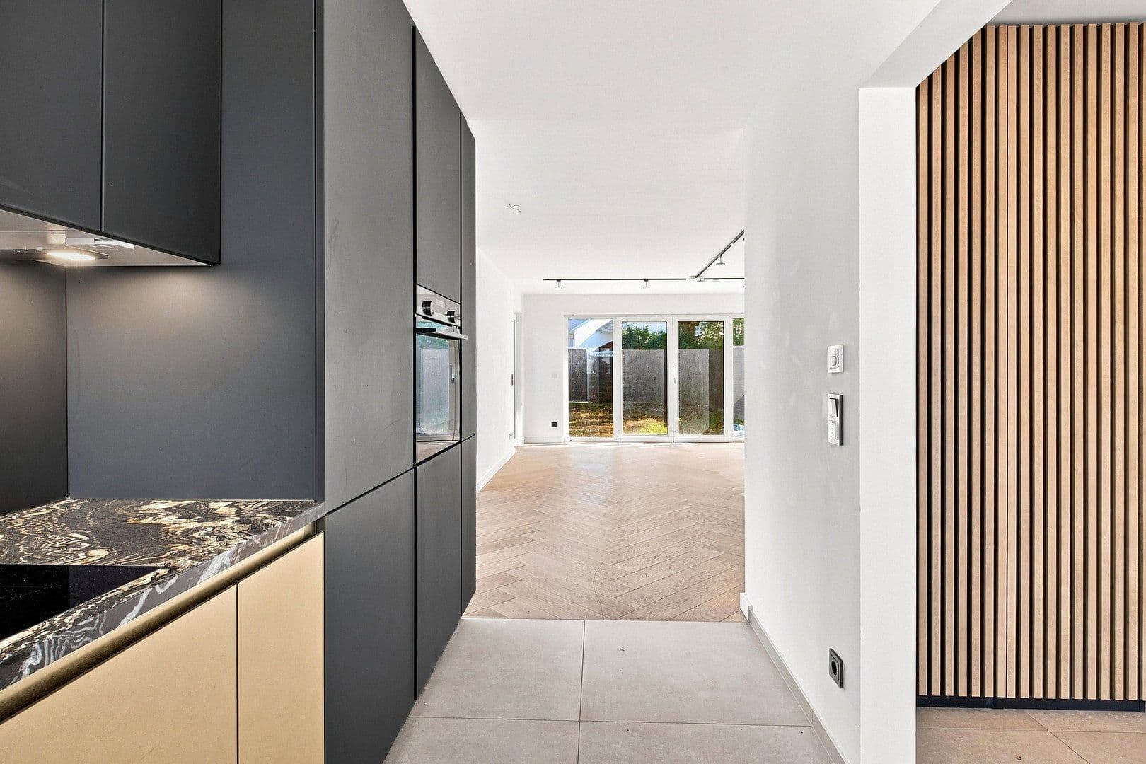 Predaj domu 140 m², pozemok 241 m², Goteboldstr. 48c, München, Bavorsko Predaj domu 140 m², pozemok 241 m², Goteboldstr. 48c, München, Bavorsko