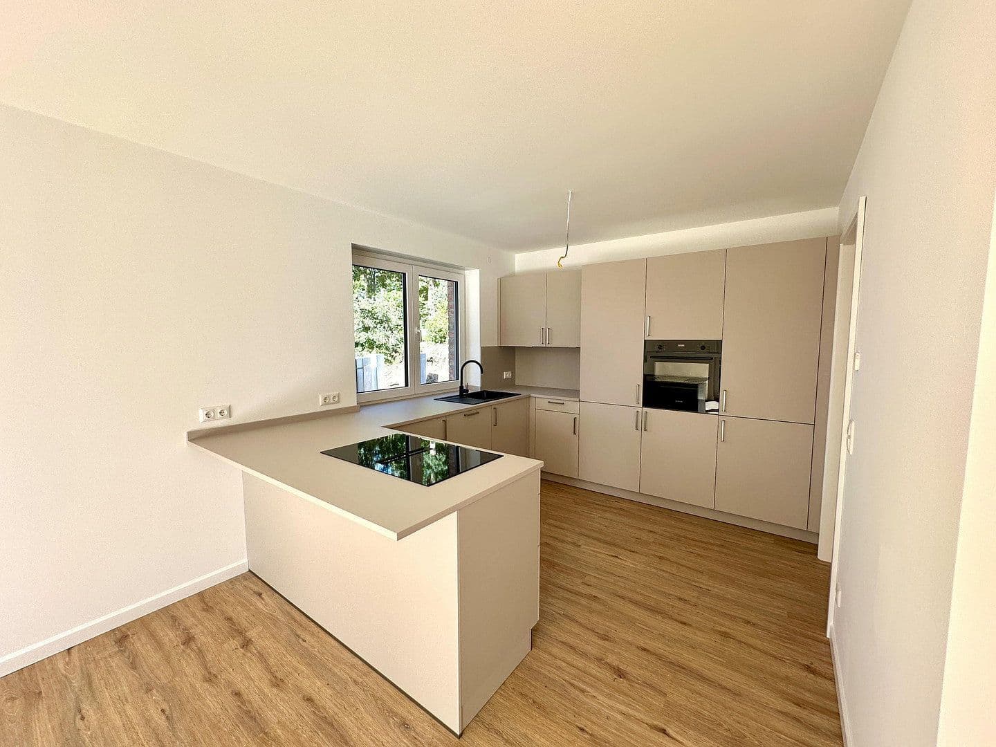 Predaj domu 124 m², pozemok 702 m², Vor dem Allerbruch 9a, Barum, Dolné Sasko Predaj domu 124 m², pozemok 702 m², Vor dem Allerbruch 9a, Barum, Dolné Sasko