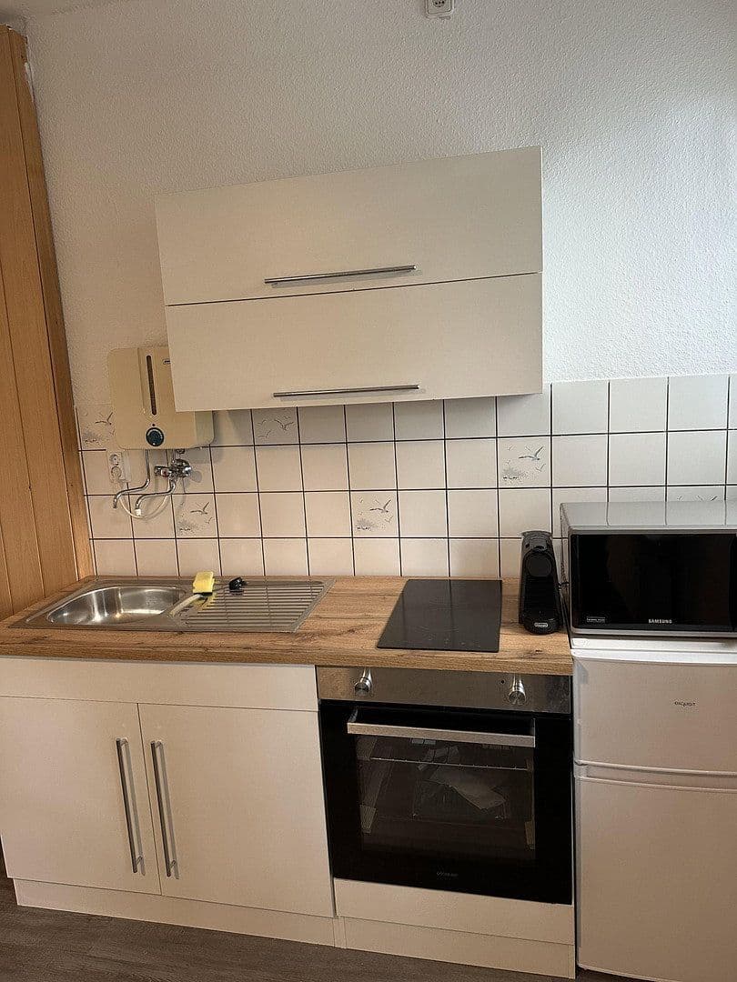 Prenájom bytu 2-izbový 42 m², Ulmenstraße 7, Wilhelmshaven, Dolné Sasko Prenájom bytu 2-izbový 42 m², Ulmenstraße 7, Wilhelmshaven, Dolné Sasko