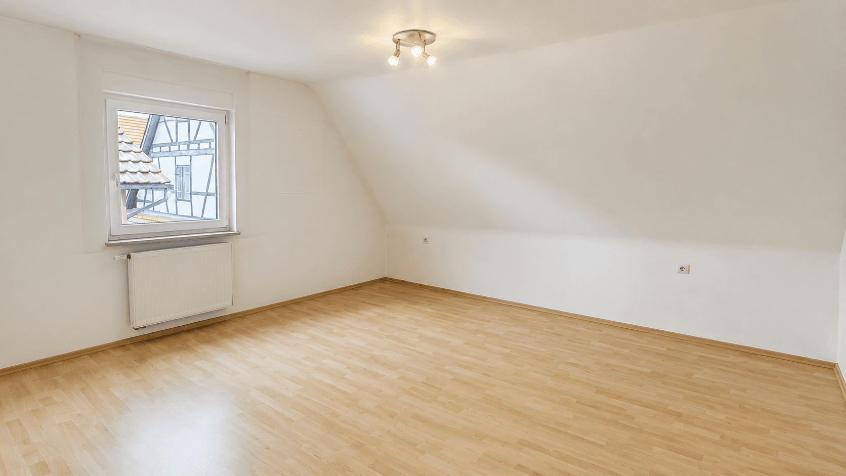Predaj domu 160 m², pozemok 395 m², Wurmberg, Bádensko-Wurttembersko Predaj domu 160 m², pozemok 395 m², Wurmberg, Bádensko-Wurttembersko
