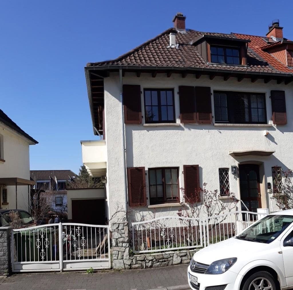 Predaj domu 135 m², pozemok 286 m², Weinheim, Bádensko-Wurttembersko Predaj domu 135 m², pozemok 286 m², Weinheim, Bádensko-Wurttembersko