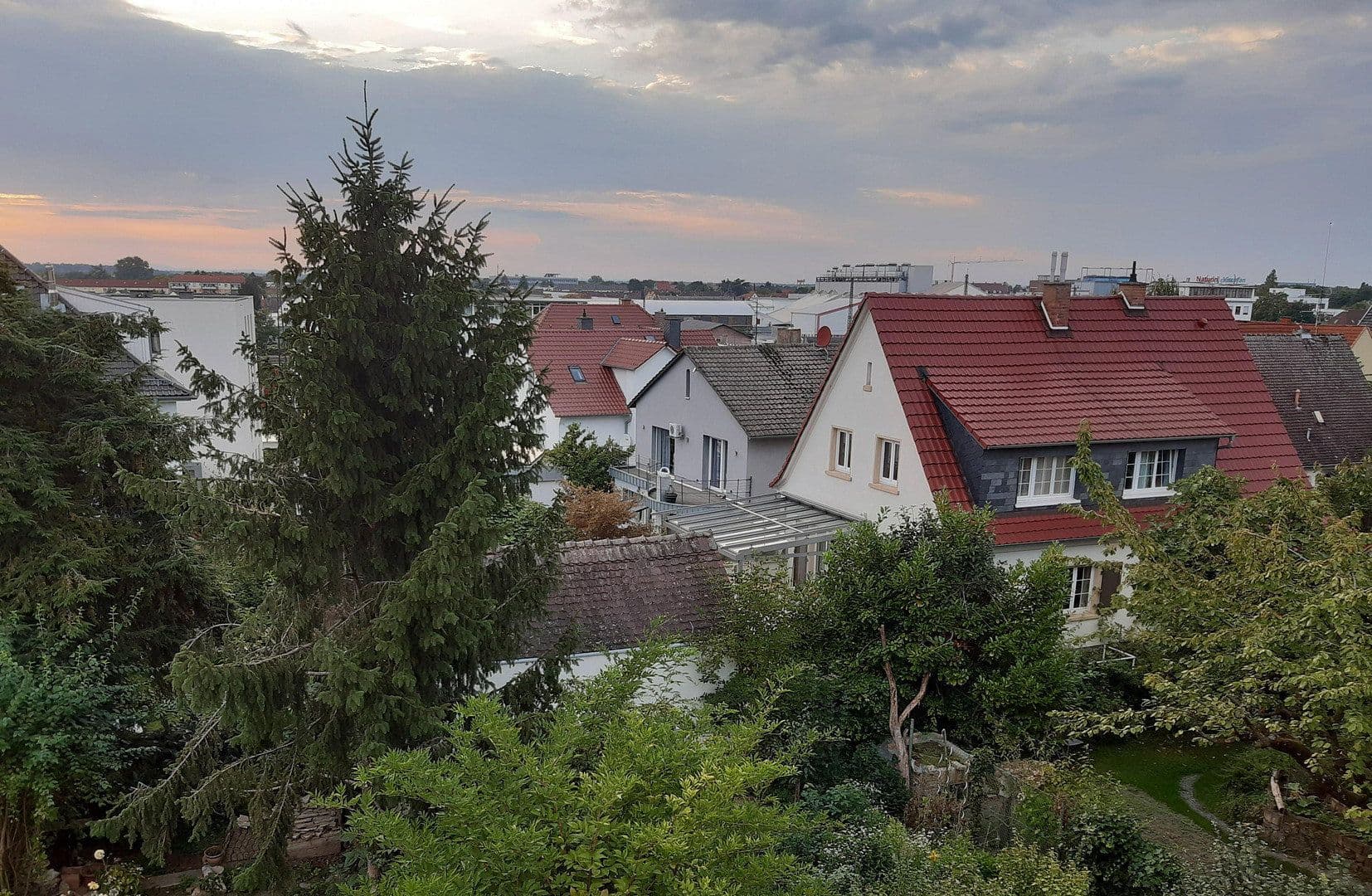 Predaj domu 135 m², pozemok 286 m², Weinheim, Bádensko-Wurttembersko Predaj domu 135 m², pozemok 286 m², Weinheim, Bádensko-Wurttembersko