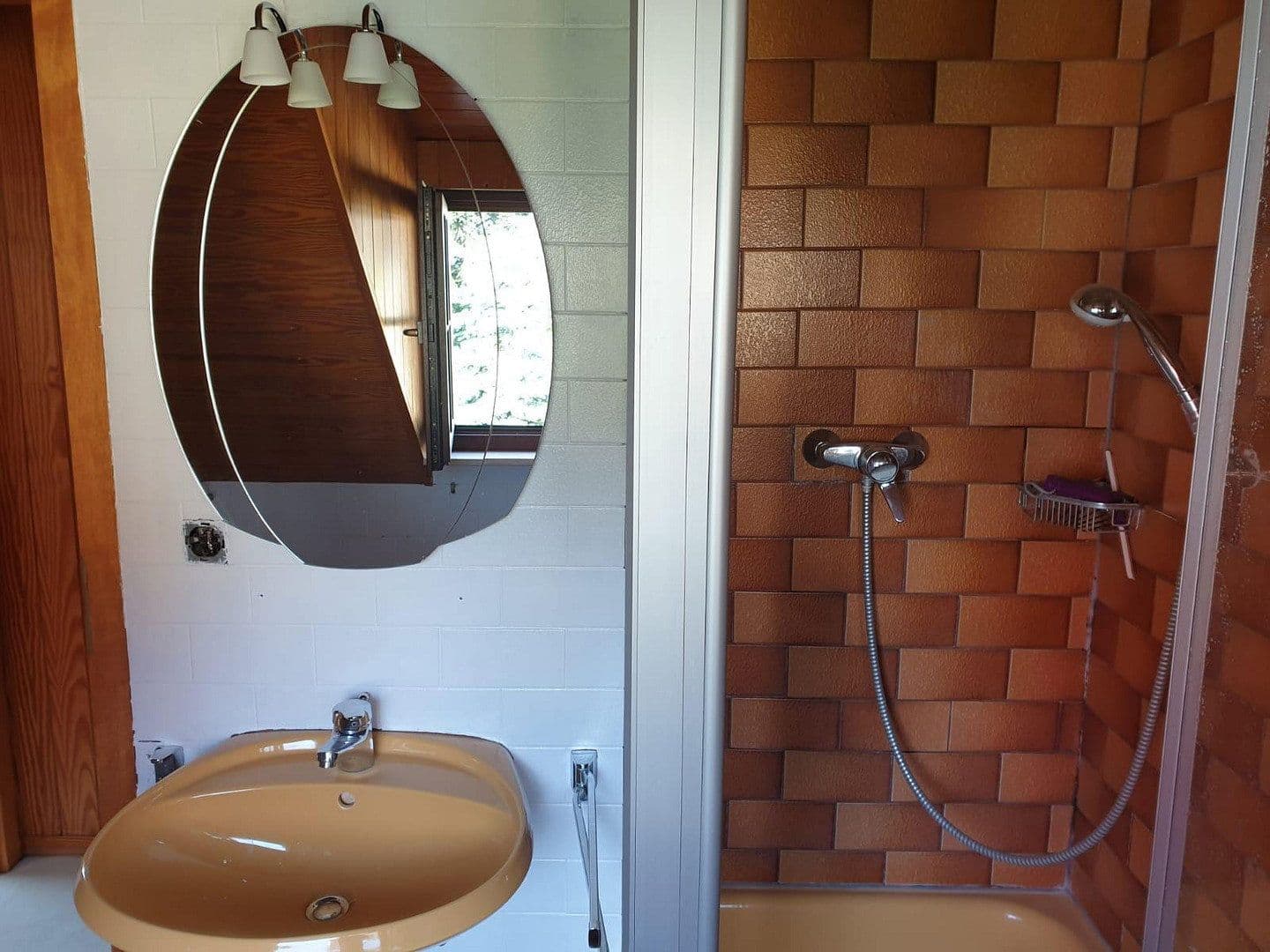 Predaj domu 135 m², pozemok 286 m², Weinheim, Bádensko-Wurttembersko Predaj domu 135 m², pozemok 286 m², Weinheim, Bádensko-Wurttembersko