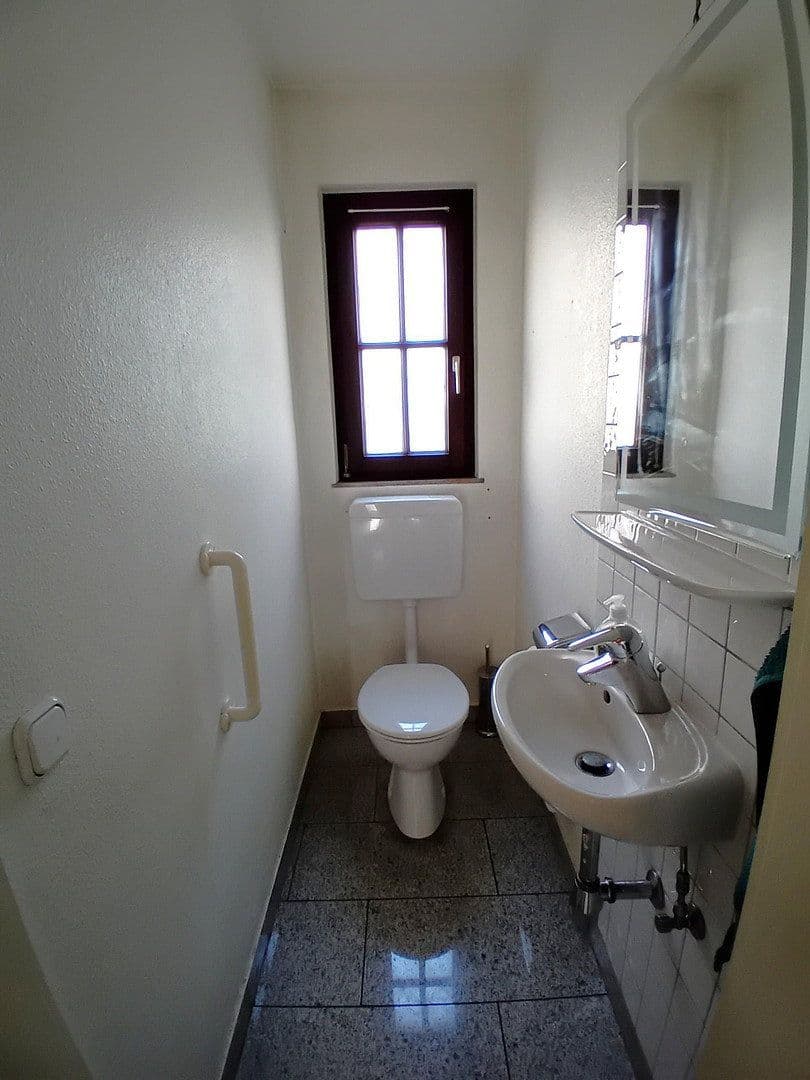 Predaj domu 135 m², pozemok 286 m², Weinheim, Bádensko-Wurttembersko Predaj domu 135 m², pozemok 286 m², Weinheim, Bádensko-Wurttembersko