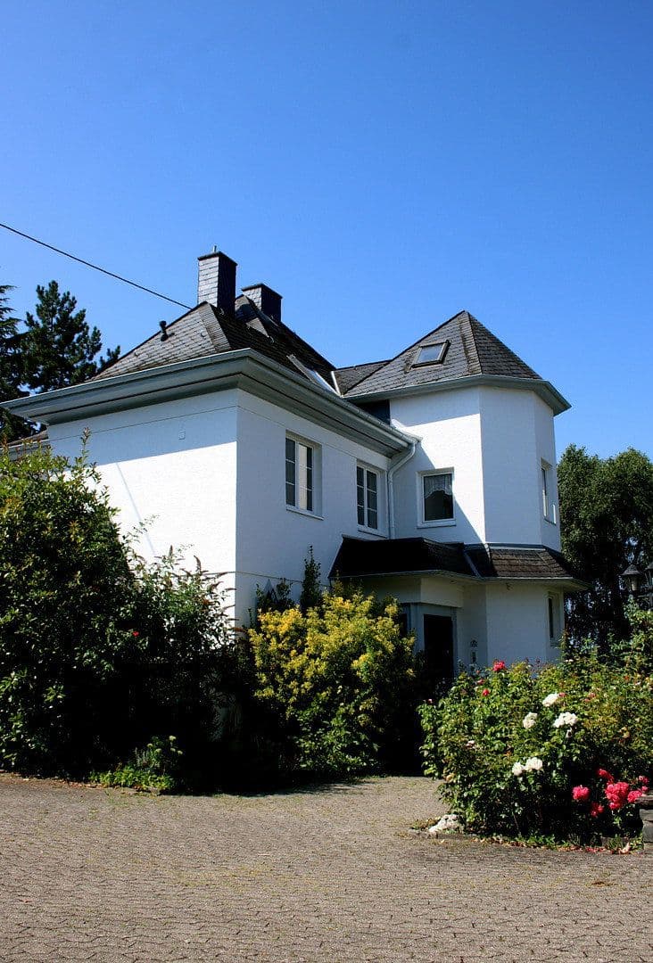 Predaj domu 315 m², pozemok 1.700 m², Koblenz, Porýnie-Falcko Predaj domu 315 m², pozemok 1.700 m², Koblenz, Porýnie-Falcko