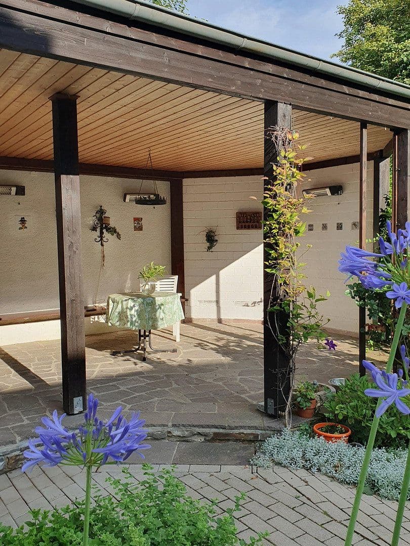 Predaj domu 315 m², pozemok 1.700 m², Koblenz, Porýnie-Falcko Predaj domu 315 m², pozemok 1.700 m², Koblenz, Porýnie-Falcko