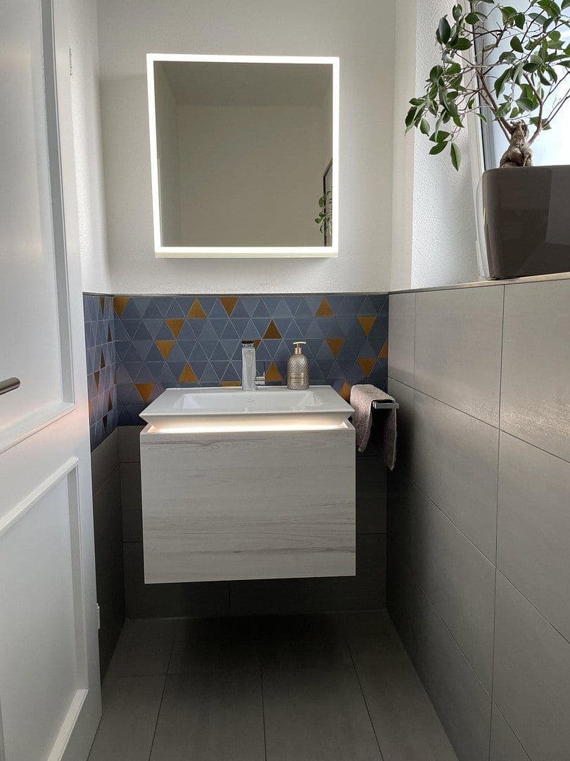 Predaj domu 401 m², pozemok 1.045 m², Dietenheim, Bádensko-Wurttembersko Predaj domu 401 m², pozemok 1.045 m², Dietenheim, Bádensko-Wurttembersko