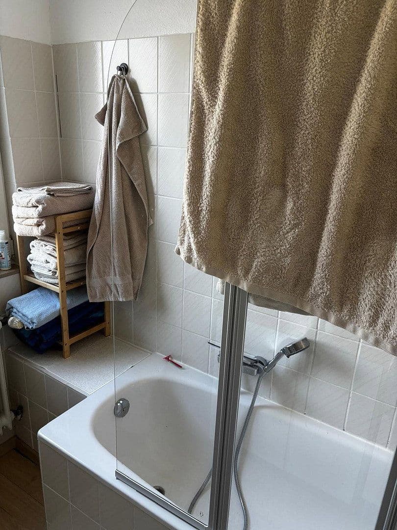 Prenájom bytu 3-izbový 45 m², Wittenbergstr. 58, Essen, Severné Porýnie - Westfálsko Prenájom bytu 3-izbový 45 m², Wittenbergstr. 58, Essen, Severné Porýnie - Westfálsko