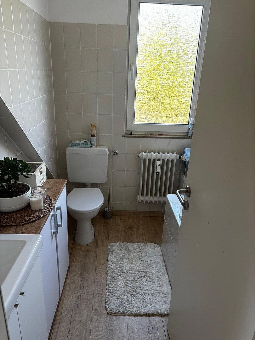 Prenájom bytu 3-izbový 45 m², Wittenbergstr. 58, Essen, Severné Porýnie - Westfálsko Prenájom bytu 3-izbový 45 m², Wittenbergstr. 58, Essen, Severné Porýnie - Westfálsko