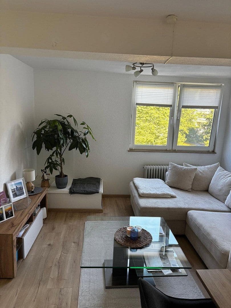 Prenájom bytu 3-izbový 45 m², Wittenbergstr. 58, Essen, Severné Porýnie - Westfálsko Prenájom bytu 3-izbový 45 m², Wittenbergstr. 58, Essen, Severné Porýnie - Westfálsko