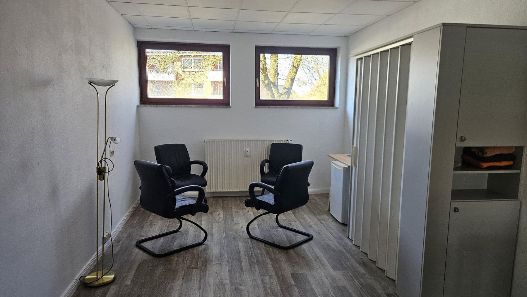 Prenájom kancelárie 65 m², Bahnhofstraße 14, Bad Bevensen, Dolné Sasko Prenájom kancelárie 65 m², Bahnhofstraße 14, Bad Bevensen, Dolné Sasko