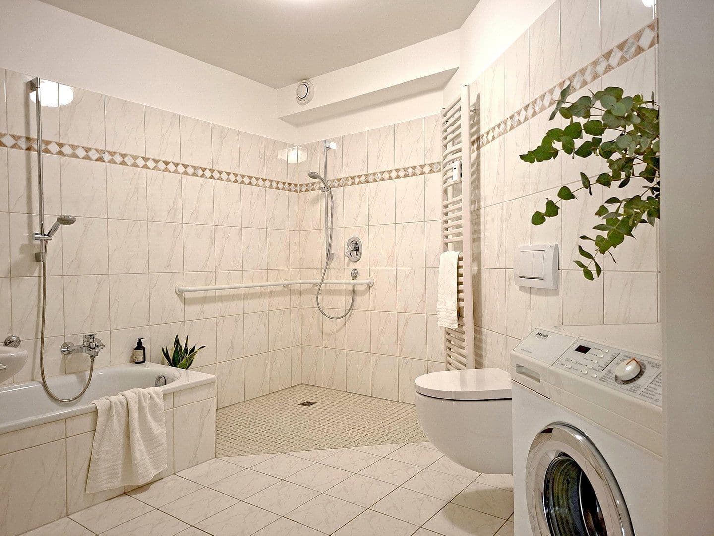 Predaj bytu 2-izbový 85 m², Kurparkallee 49, Cuxhaven, Dolné Sasko Predaj bytu 2-izbový 85 m², Kurparkallee 49, Cuxhaven, Dolné Sasko