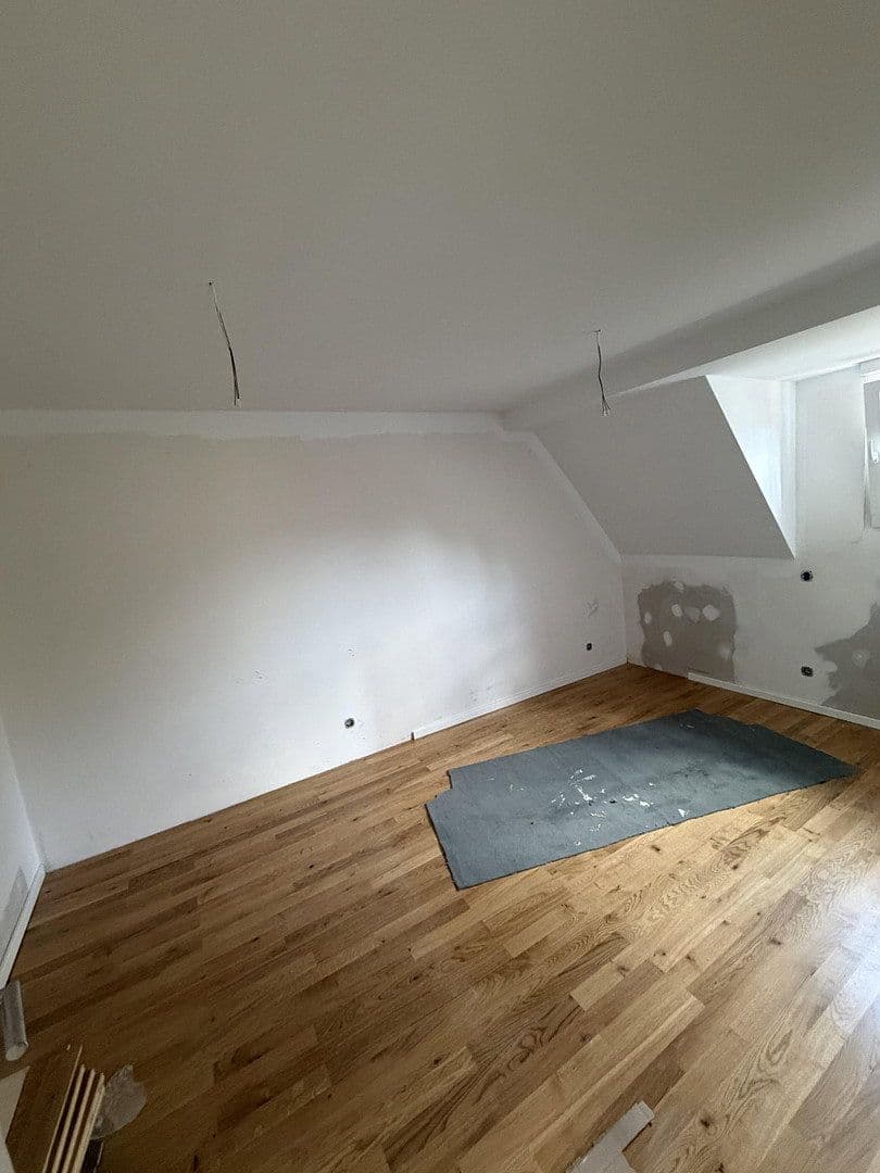 Prenájom bytu 2-izbový 95 m², Zülpich, Severné Porýnie - Westfálsko Prenájom bytu 2-izbový 95 m², Zülpich, Severné Porýnie - Westfálsko