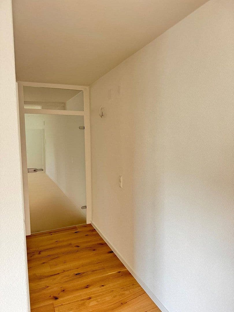 Prenájom bytu 3-izbový 75 m², Friedrichshafen, Bádensko-Wurttembersko Prenájom bytu 3-izbový 75 m², Friedrichshafen, Bádensko-Wurttembersko