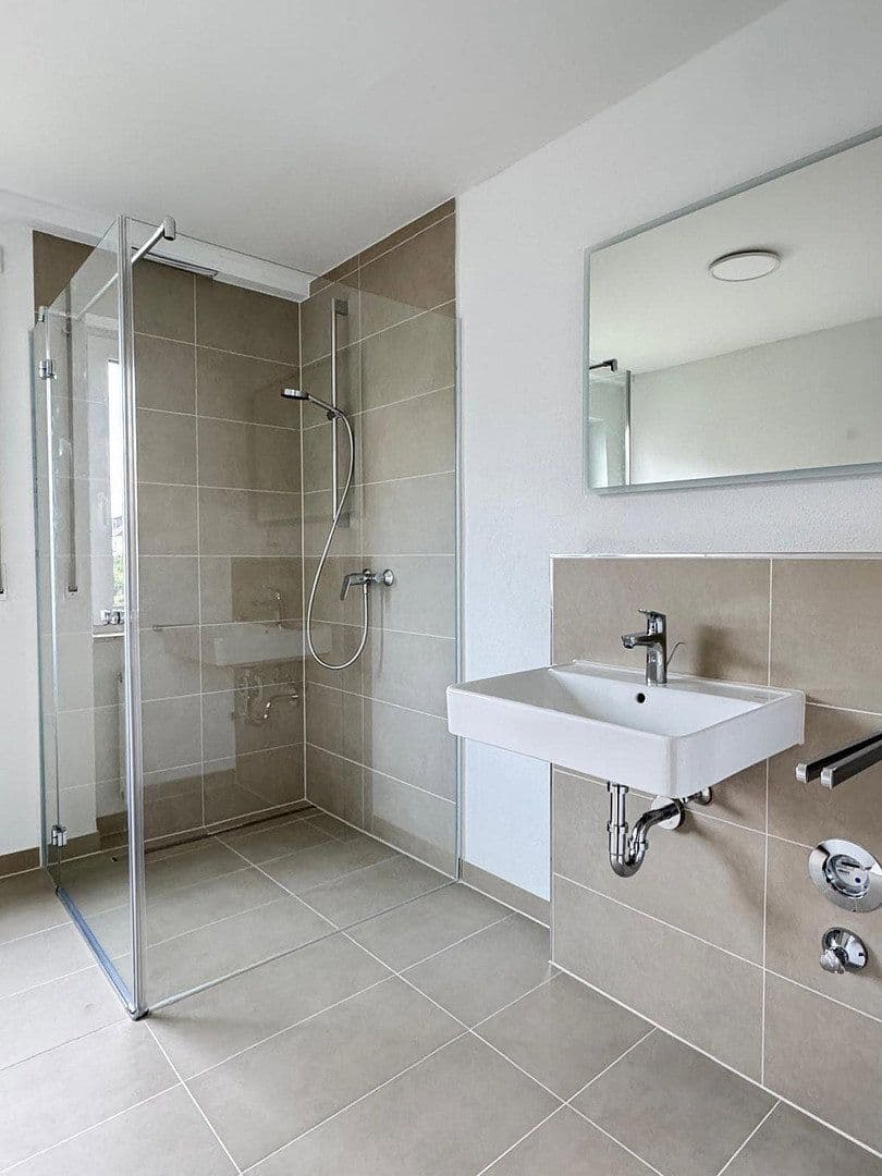 Prenájom bytu 3-izbový 75 m², Friedrichshafen, Bádensko-Wurttembersko Prenájom bytu 3-izbový 75 m², Friedrichshafen, Bádensko-Wurttembersko