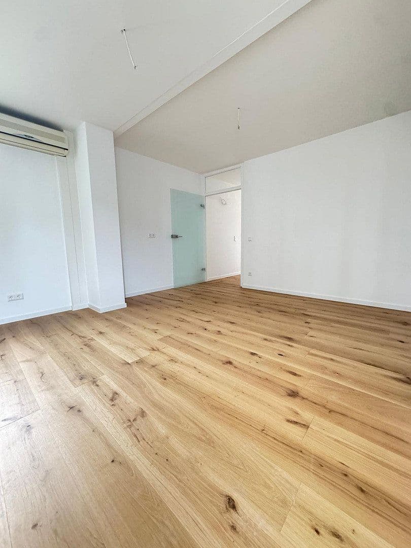 Prenájom bytu 3-izbový 75 m², Friedrichshafen, Bádensko-Wurttembersko Prenájom bytu 3-izbový 75 m², Friedrichshafen, Bádensko-Wurttembersko