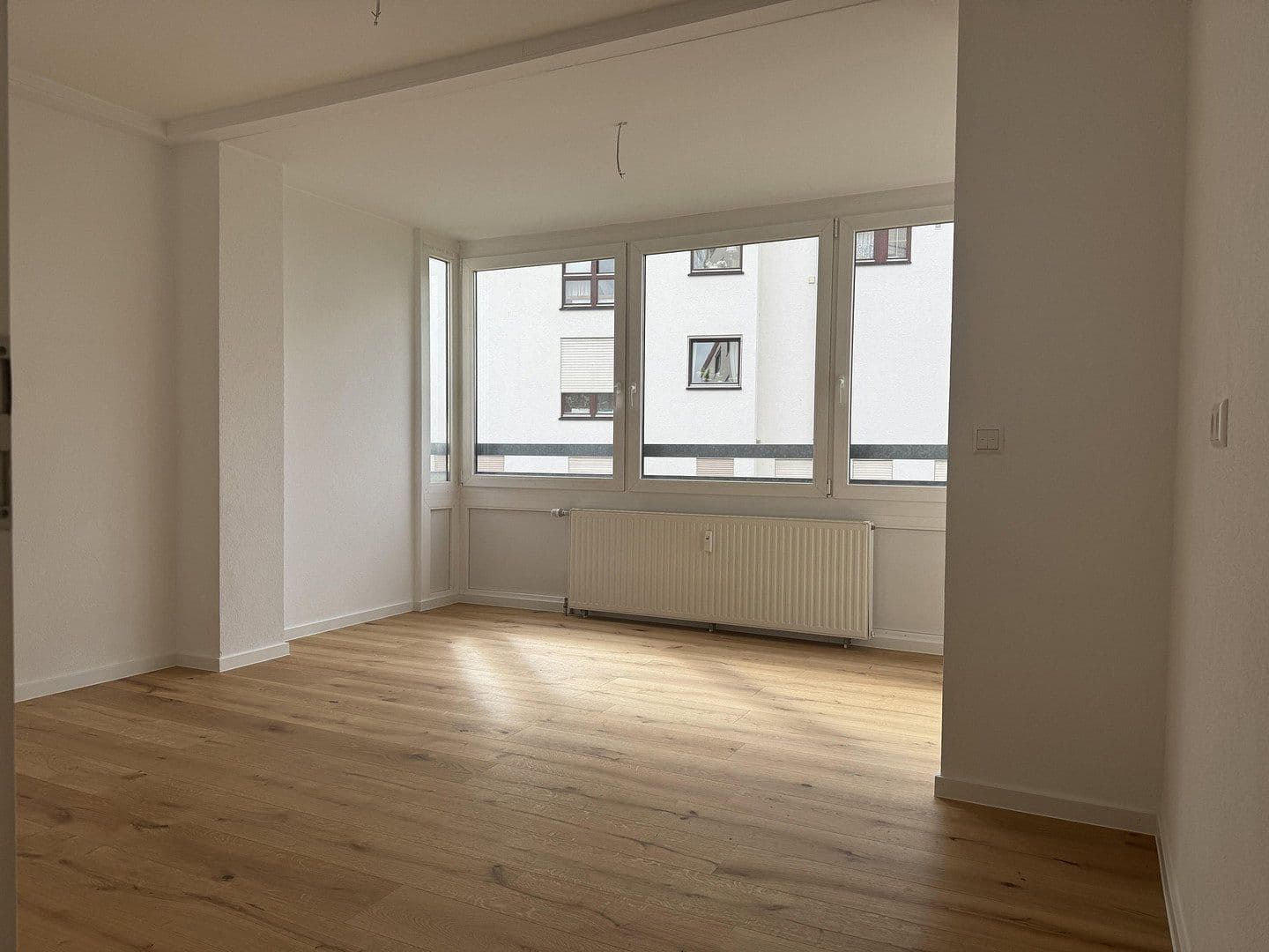 Prenájom bytu 3-izbový 75 m², Friedrichshafen, Bádensko-Wurttembersko Prenájom bytu 3-izbový 75 m², Friedrichshafen, Bádensko-Wurttembersko