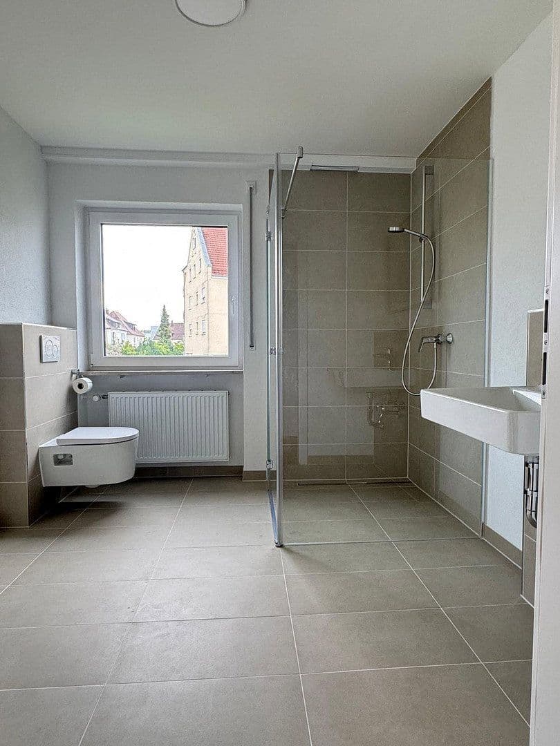 Prenájom bytu 3-izbový 75 m², Friedrichshafen, Bádensko-Wurttembersko Prenájom bytu 3-izbový 75 m², Friedrichshafen, Bádensko-Wurttembersko