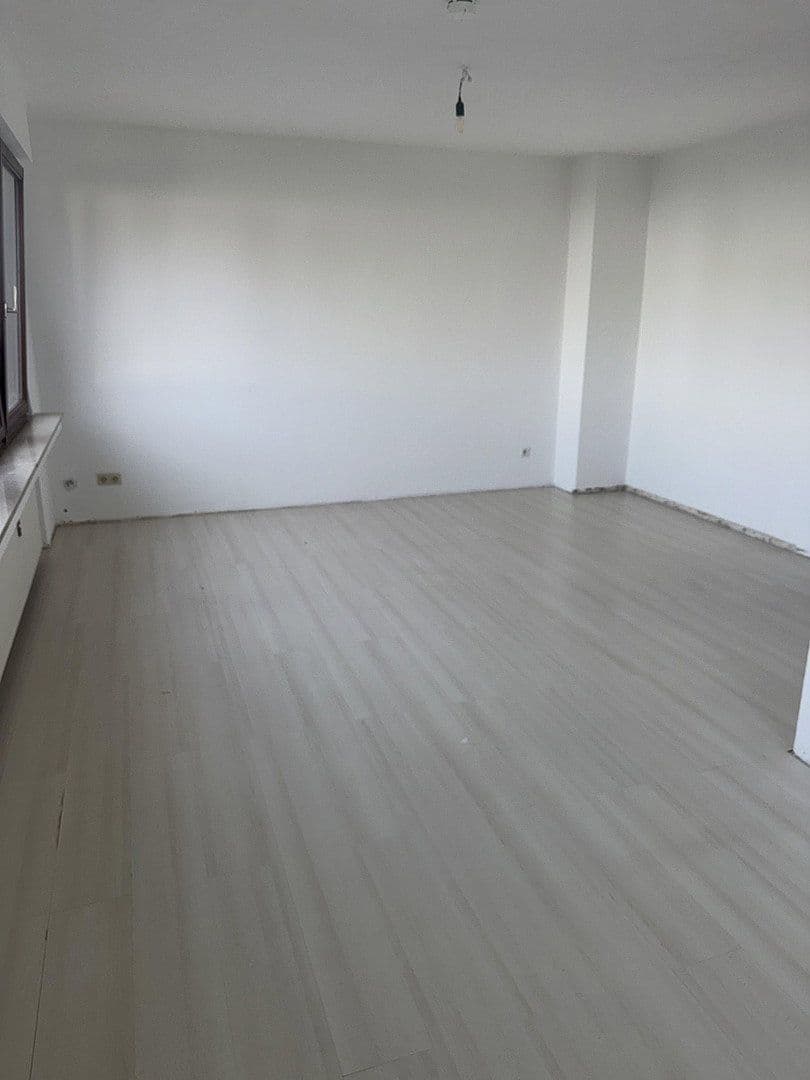 Prenájom bytu 4-izbový 124 m², Hegelstrasse 2, Kamen, Severné Porýnie - Westfálsko Prenájom bytu 4-izbový 124 m², Hegelstrasse 2, Kamen, Severné Porýnie - Westfálsko