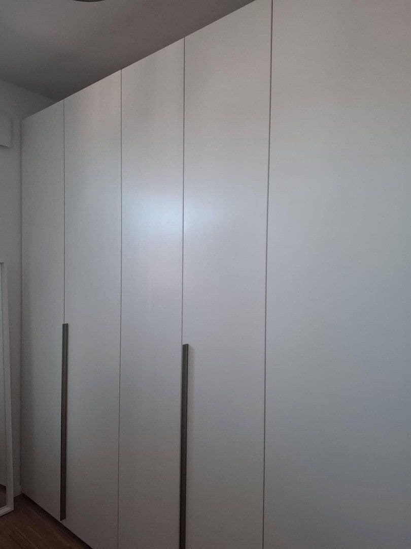 Prenájom bytu 2-izbový 65 m², Frankfurt am Main, Hesensko Prenájom bytu 2-izbový 65 m², Frankfurt am Main, Hesensko